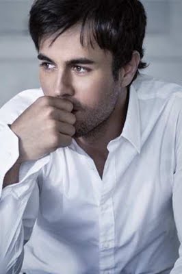 celebritybodygossip_ang_96618_enrique_iglesias_10081