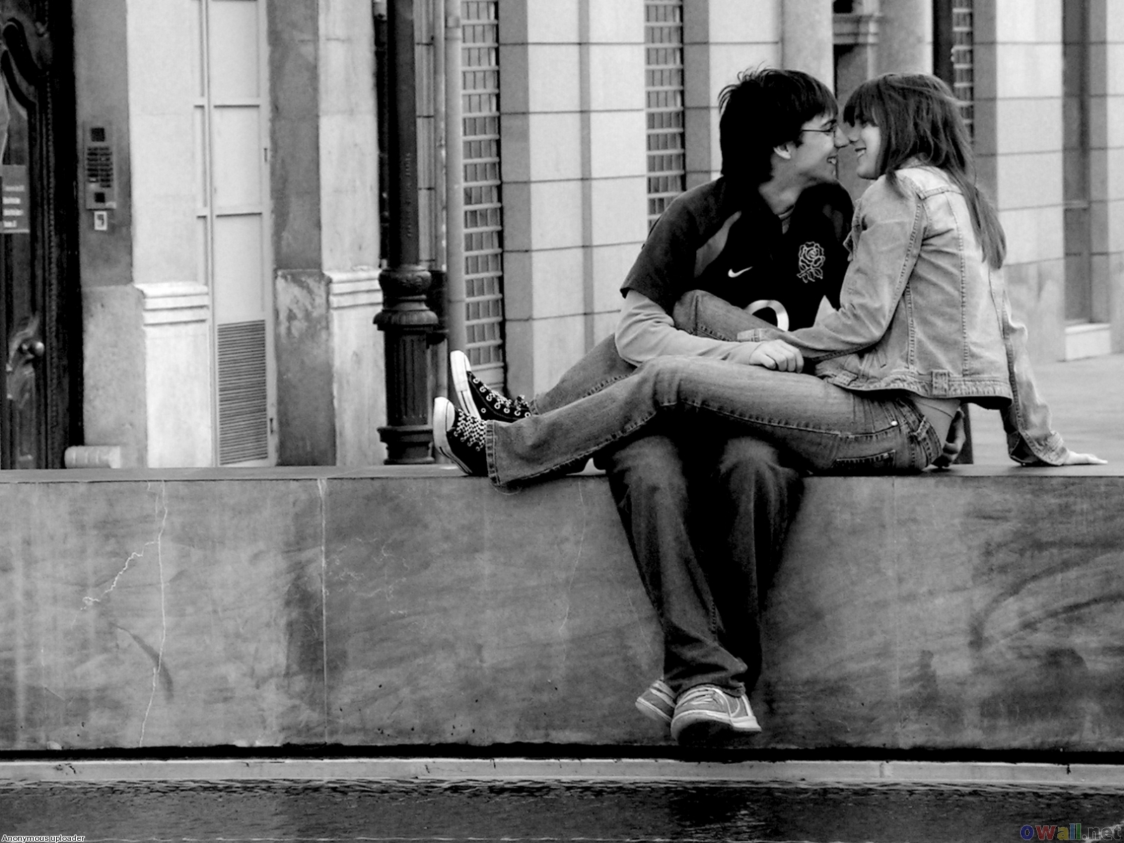 young_couple_1600x1200